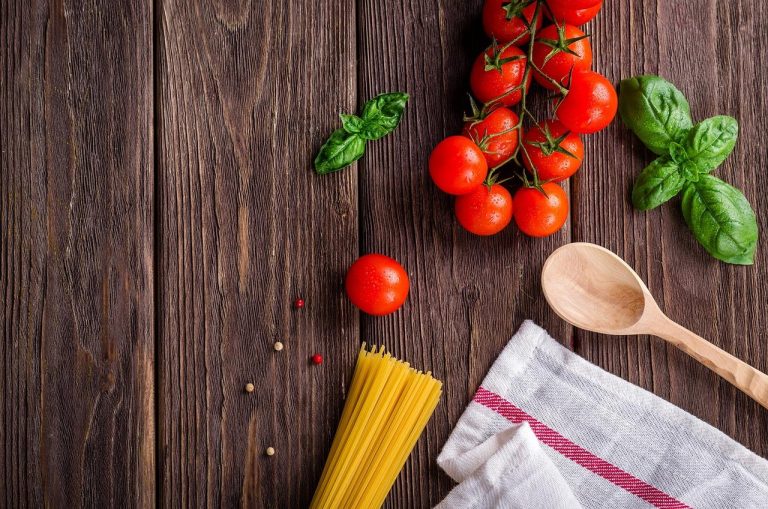 Over ons Professionele catering in Utrecht met heerlijke hapjes en maaltijden voor bedrijfsfeesten en speciale gelegenheden